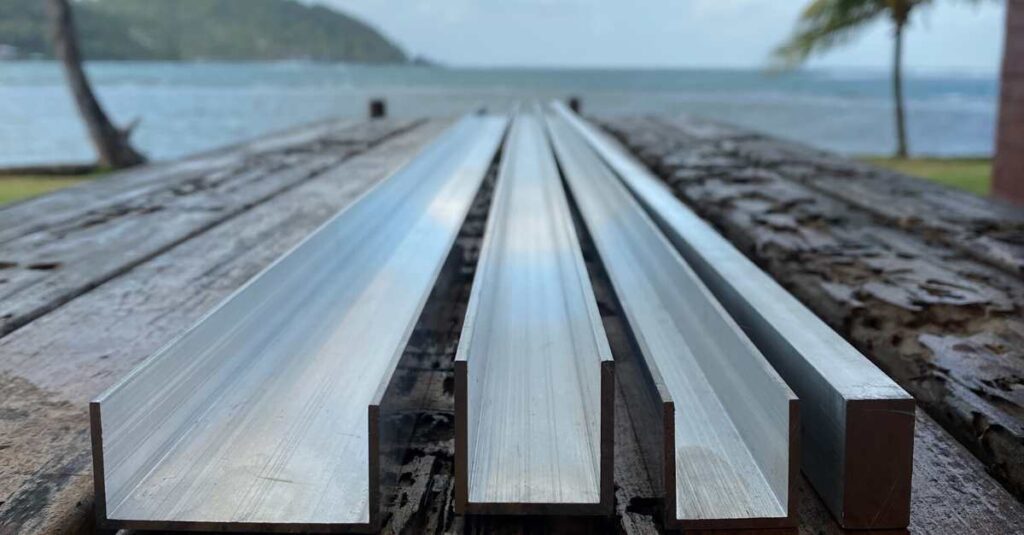 Aluminum at factory in Panama